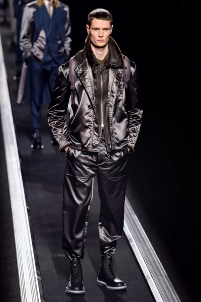 Look 38